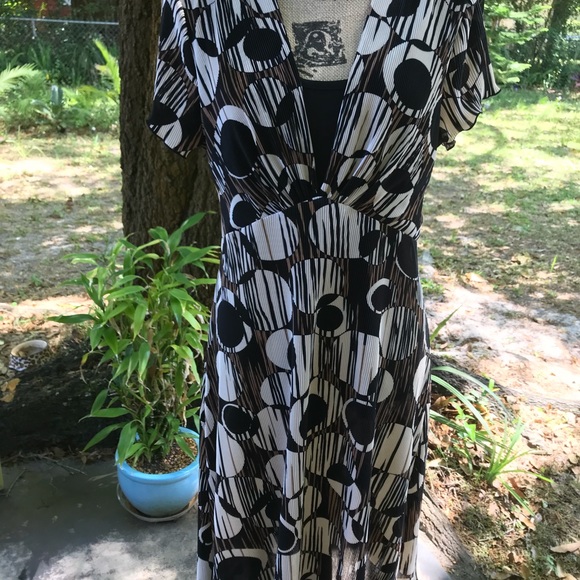 Connected Apparel Dress - Picture 5 of 6